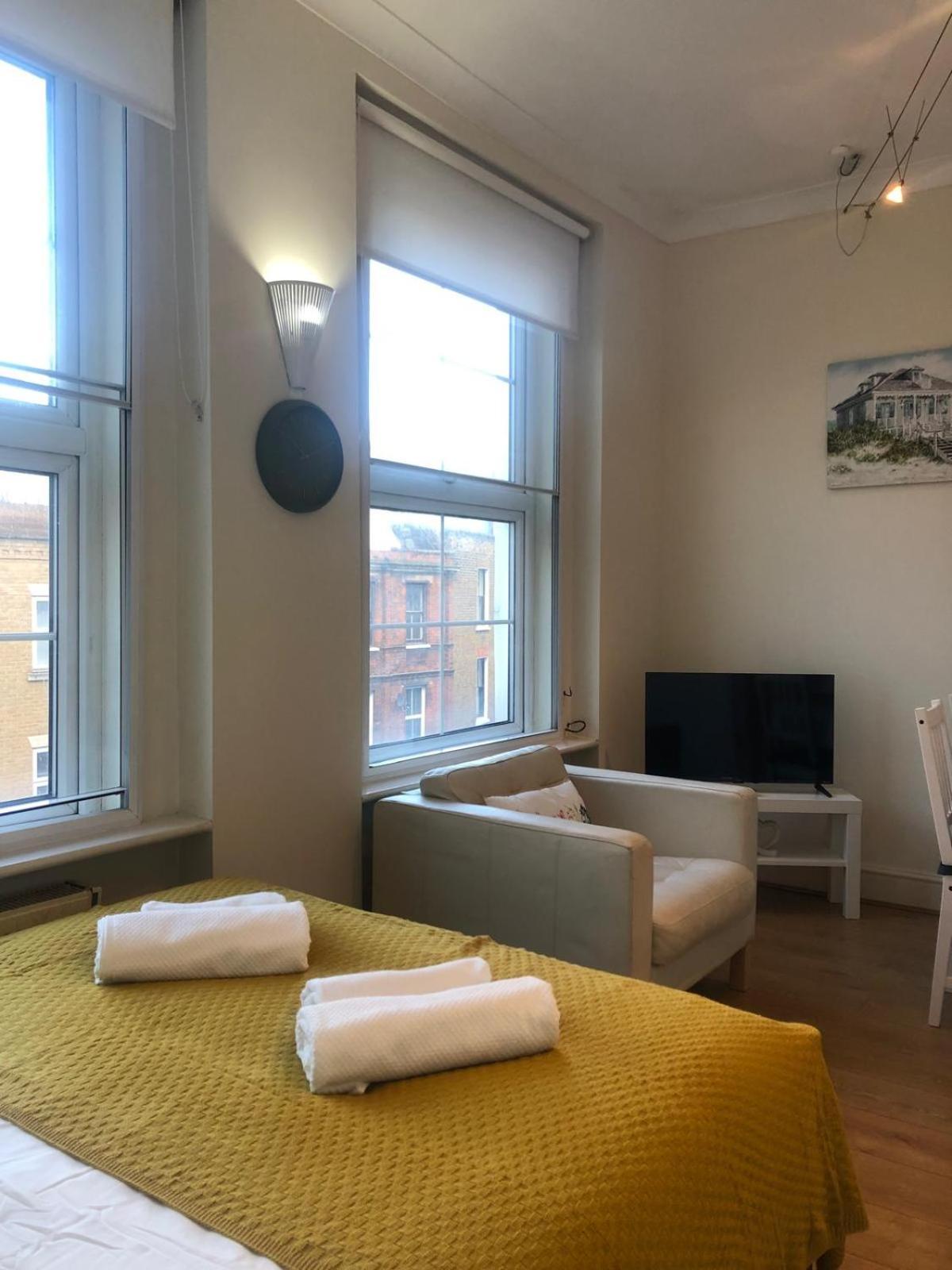 Bright And Cozy Entire Flat Near Euston Station And Ucl Hospital Apartment Londra Exterior foto